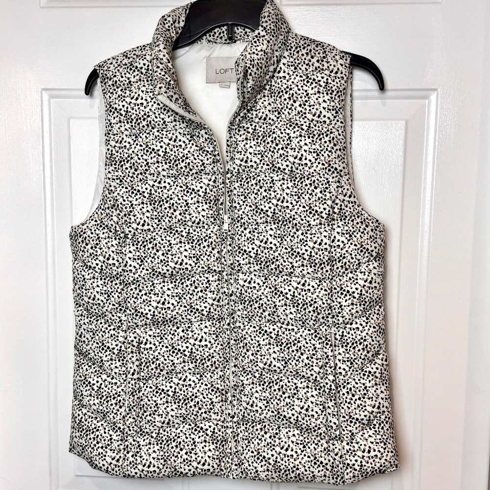 Ann Taylor Whisper White Animal Print Puffer Vest EUC Size Small